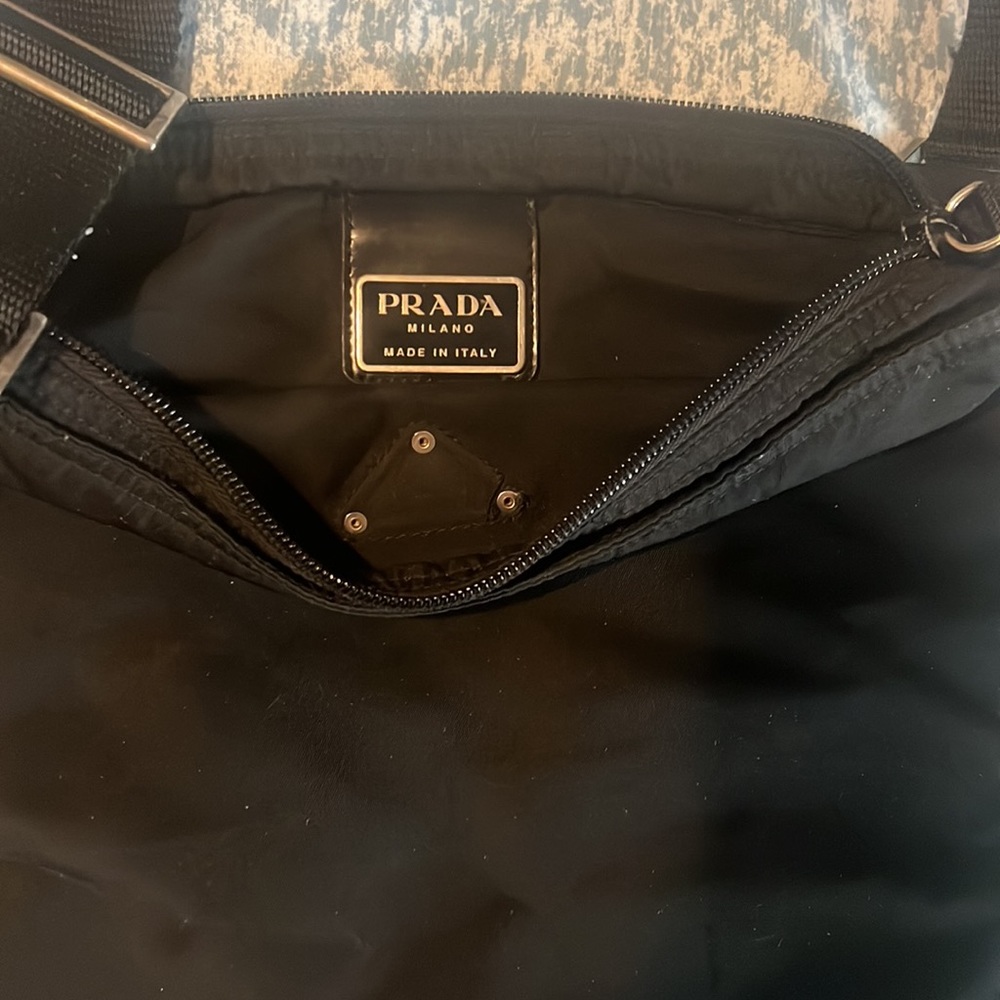 Prada bag - Picture 2 of 2